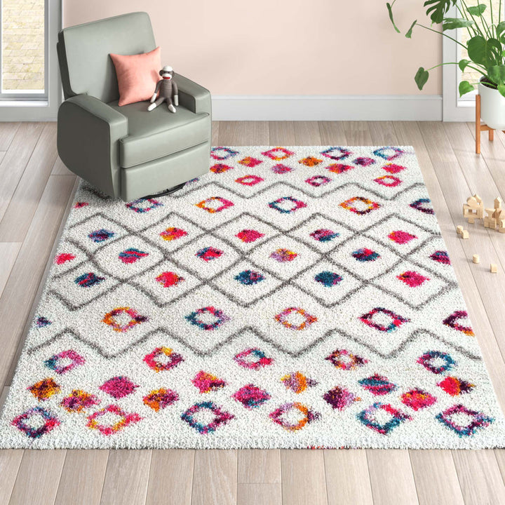 Abramson Bohemian Diamond Trellis Shag Pink/Ivory Rug Mack & Milo™ Rug Size: Rectangle 5'3" x 7'6"