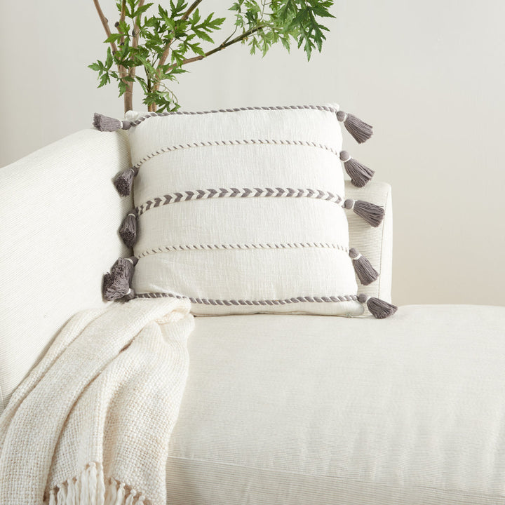 Square Pillow Cover & Insert Mina Victory Color: Gray