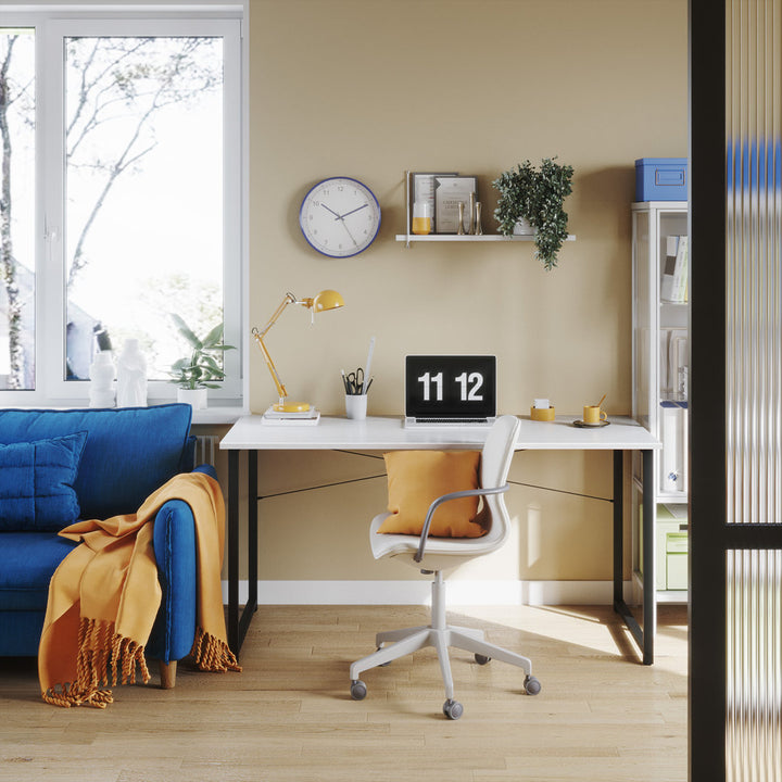 Desk 17 Stories Color (Top/Frame): White/Black Size: 29.13" H x 55.12" W x 19.68" D