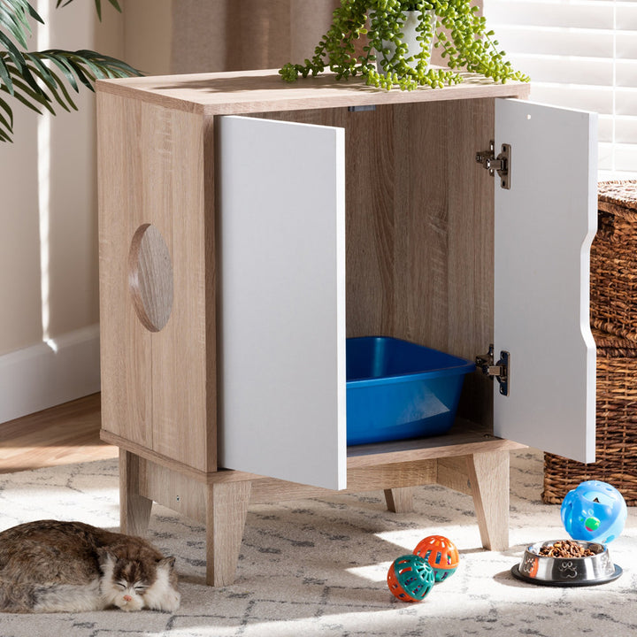 Haleyville Litter Box Enclosure Tucker Murphy Pet™ Color: Light Oak Brown/White