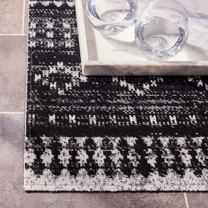 Ragnar 200 Performance Southwestern Rug Union Rustic Rug Size: Square 6'7"