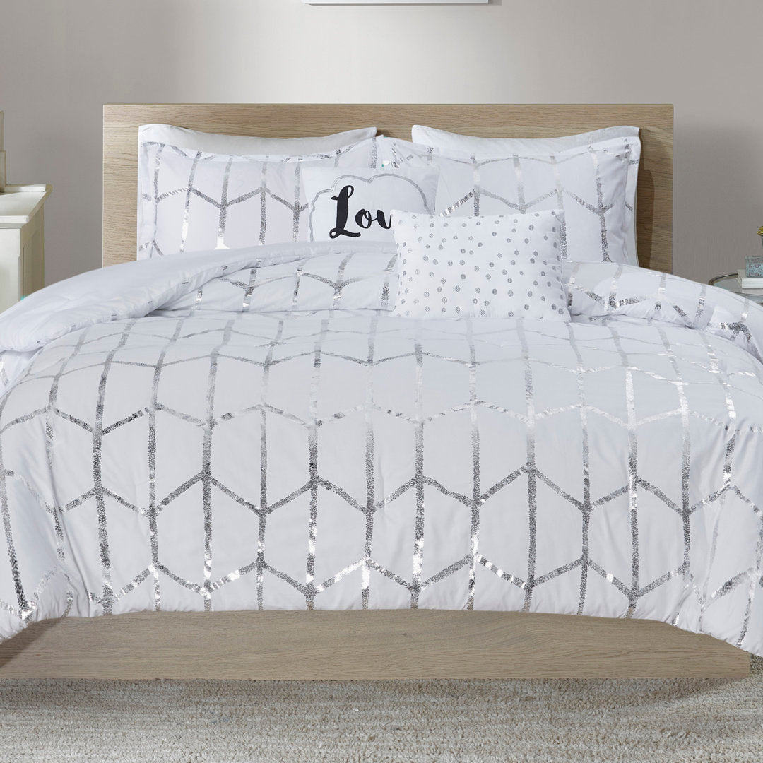 Raina Metallic Printed Comforter Set Intelligent Design Color: White/Silver Size: Full/Queen Comforter + 2 Shams + 2 Throw Pillow
