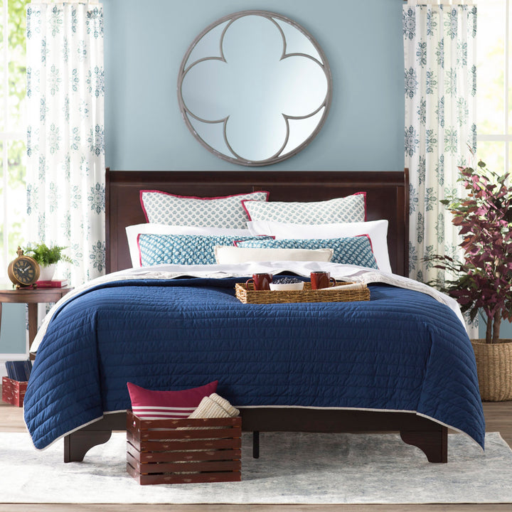 Varnamtown West Haven Low Footboard Sleigh Bed, Cappuccino Lark Manor™ Size: Queen