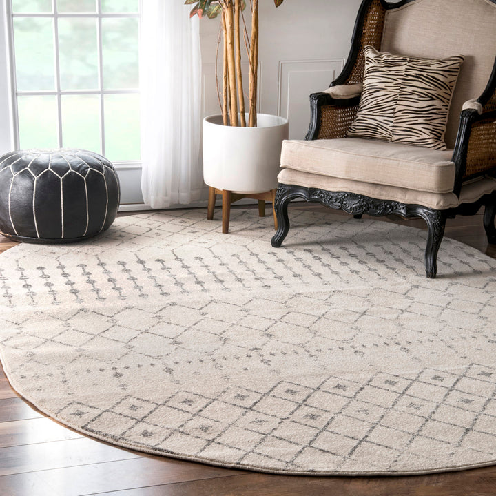 Giannini Geometric Moroccan Area Rug in Gray/ Off White Union Rustic Rug Size: Oval 6'7" x 9'