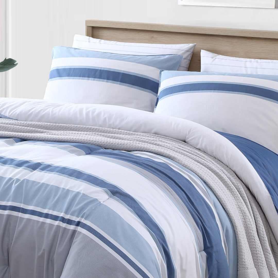 Nautica Trimmer Cotton Reversible Blue Comforter Set Nautica Size: Twin Comforter + 1 Standard Sham