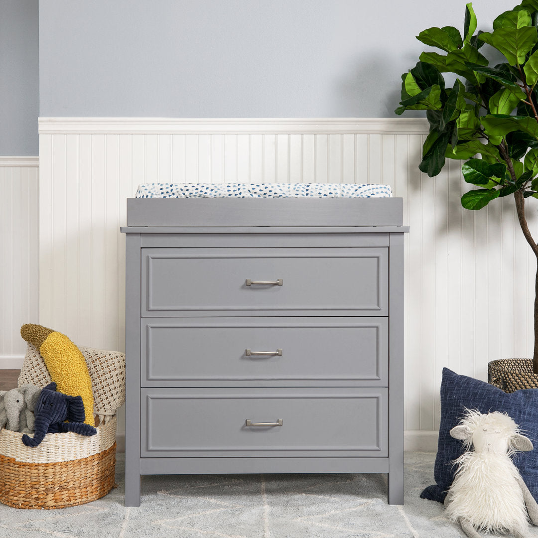 Charlie 3 Drawer Dresser daVinci Color: Gray