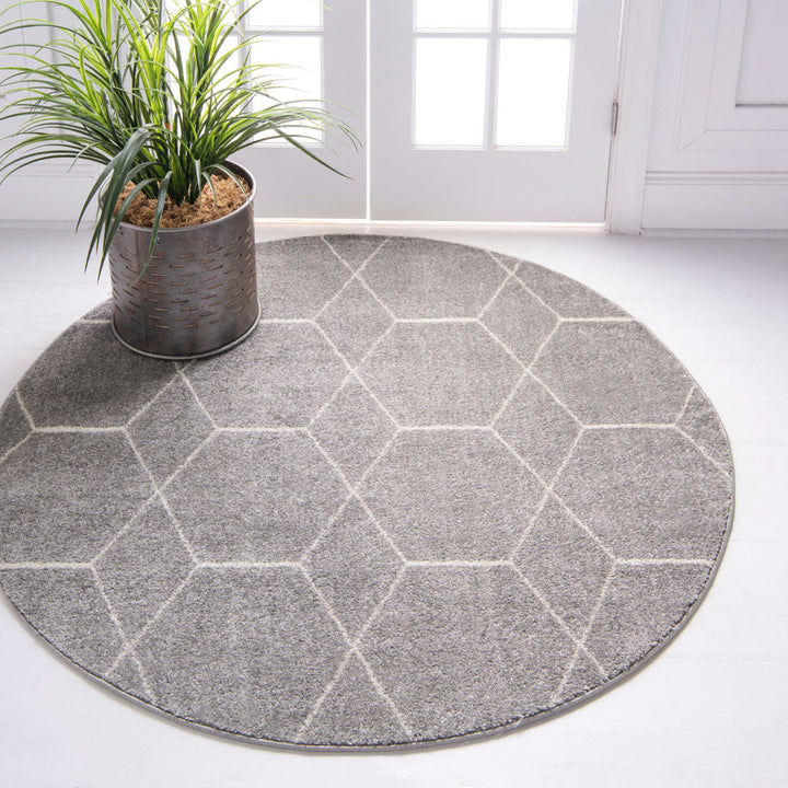 Debrodie Geometric Light Gray Area Rug George Oliver Rug Size: Round 8'