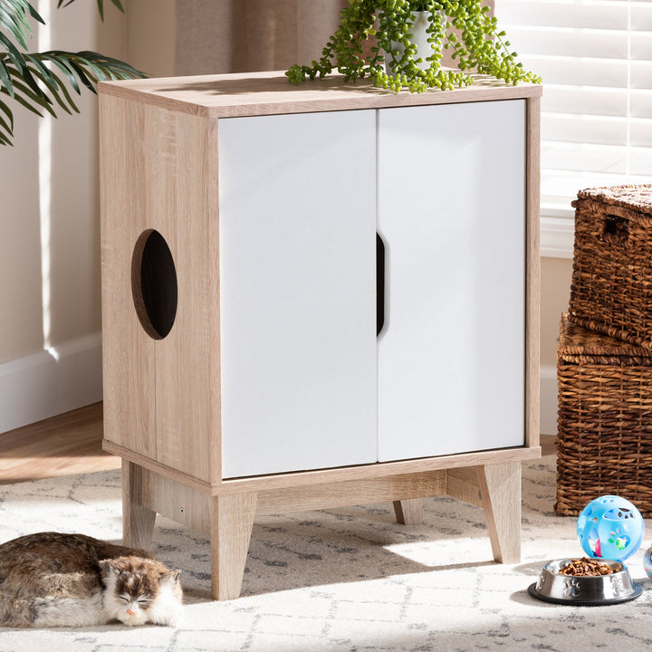 Haleyville Litter Box Enclosure Tucker Murphy Pet™ Color: Light Oak Brown/White