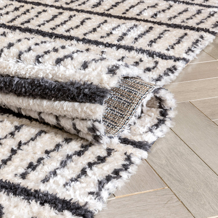 Marzana Animal Print Ivory Area Rug Union Rustic Rug Size: Rectangle 3'11" x 5'3"