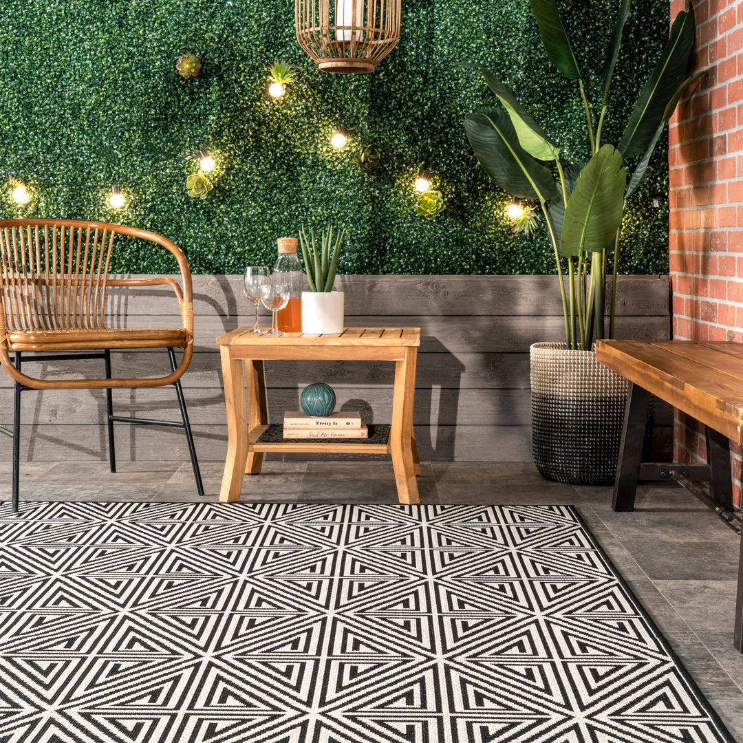 Cahuilla Geometric Black/White Indoor / Outdoor Area Rug Wade Logan® Rug Size: Rectangle 5' x 8'