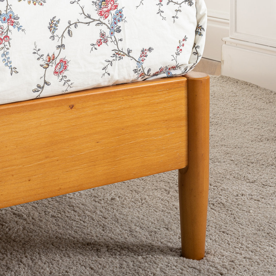 Davyan Low Profile Mid-Century Modern Platform Bed George Oliver Mattress Size: Twin