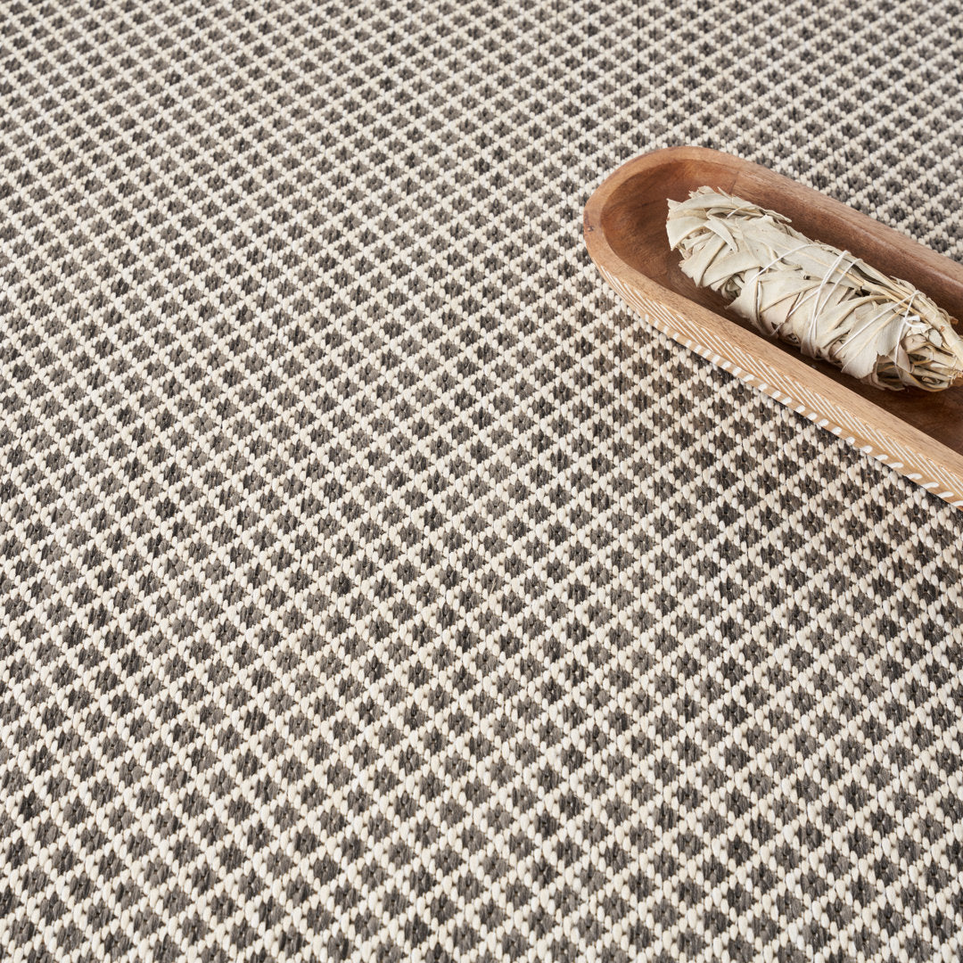 Leia Ivory/Charcoal Gray Indoor / Outdoor Area Rug Sand & Stable™ Rug Size: Round 5'