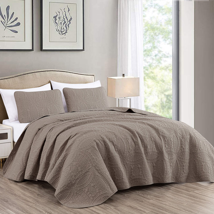 Austin Microfiber Reversible 3 Piece Coverlet / Bedspread Set Chezmoi Collection Color: Taupe Size: Queen Coverlet / Bedspread + 2 Standard Shams