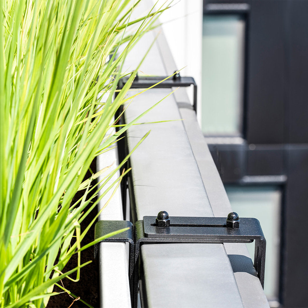 Block Series Railing Window Box Planter Veradek Color: White
