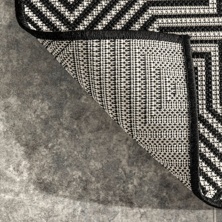 Cahuilla Geometric Black/White Indoor / Outdoor Area Rug Wade Logan® Rug Size: Rectangle 5' x 8'