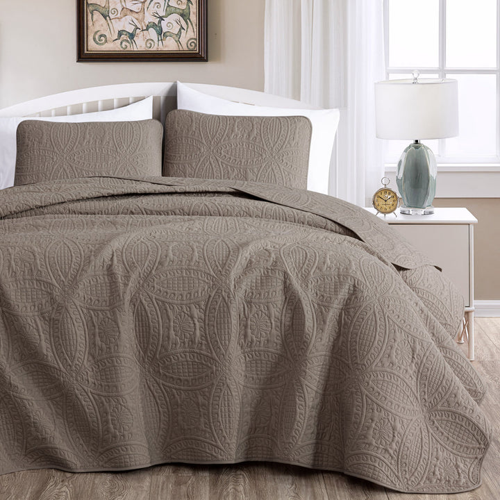 Austin Microfiber Reversible 3 Piece Coverlet / Bedspread Set Chezmoi Collection Color: Taupe Size: Queen Coverlet / Bedspread + 2 Standard Shams