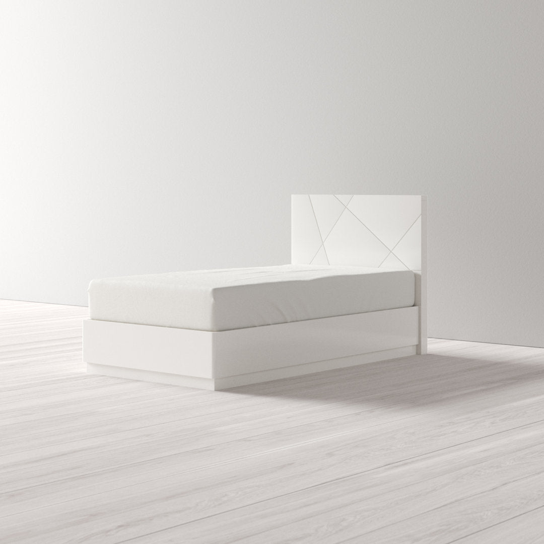 Mchenry Platform Bed Wade Logan® Color: White Glossy Lacquer Size: Full