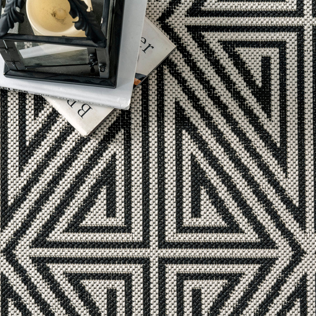 Cahuilla Geometric Black/White Indoor / Outdoor Area Rug Wade Logan® Rug Size: Rectangle 5' x 8'