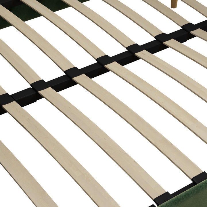 Chadlee Daybed Mercer41 Color: Green Velvet Size: Twin