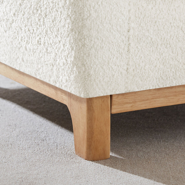 Jazmere 31.5" Armchair Mercer41 Leg Color: Natural Fabric: White Boucle