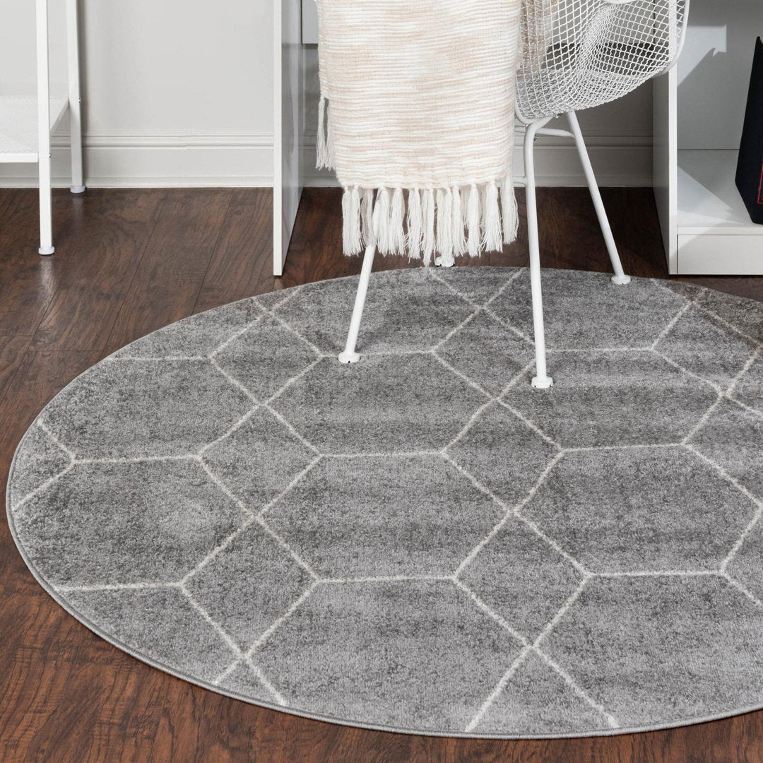 Debrodie Geometric Light Gray Area Rug George Oliver Rug Size: Round 8'
