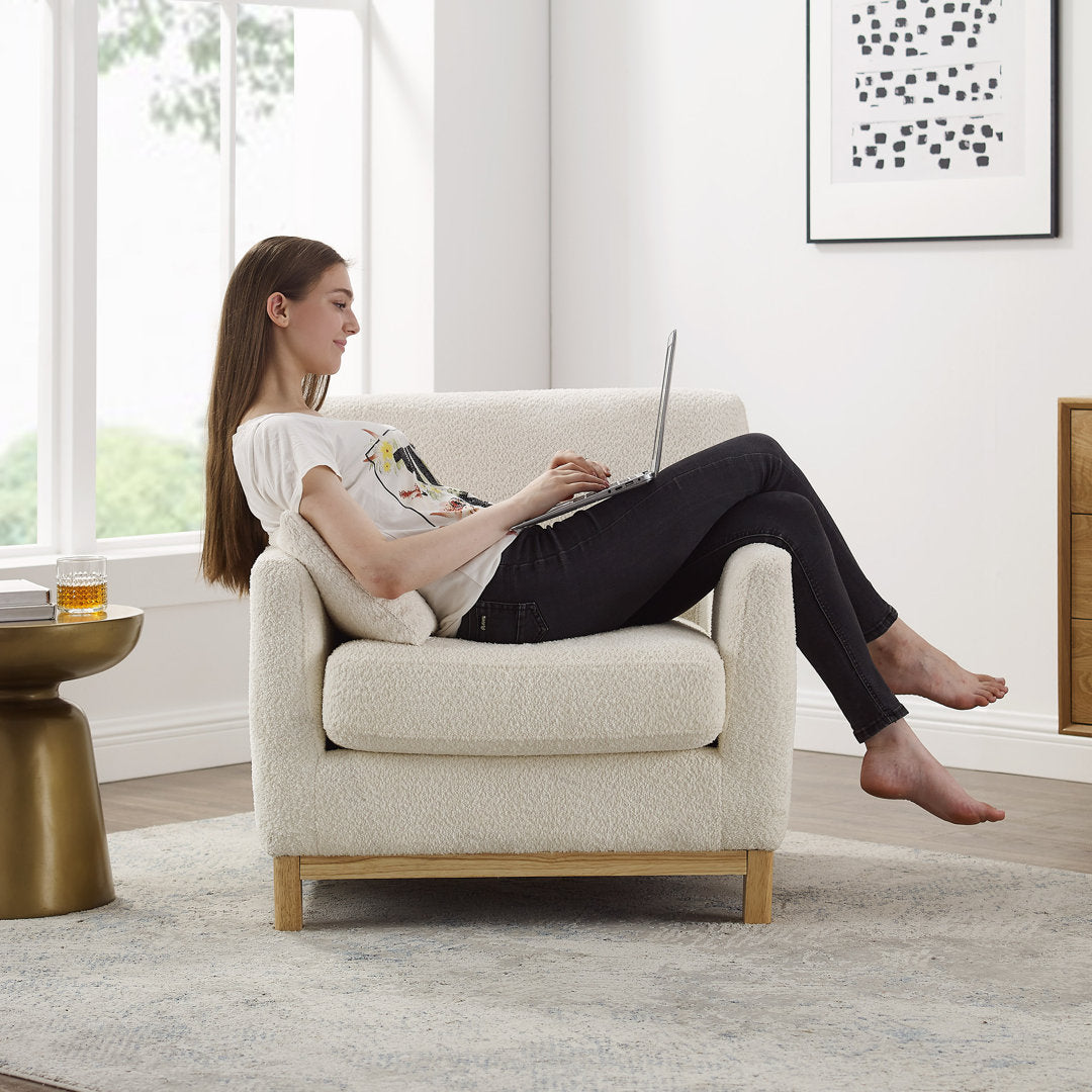 Jazmere 31.5" Armchair Mercer41 Leg Color: Natural Fabric: White Boucle