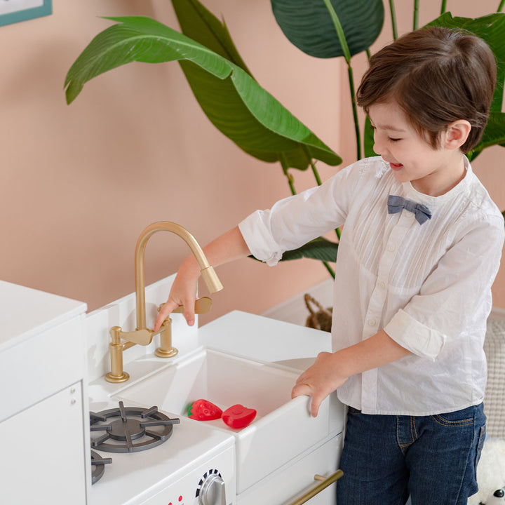Little Chef Charlotte Modern Play Kitchen Teamson Kids Finish: White