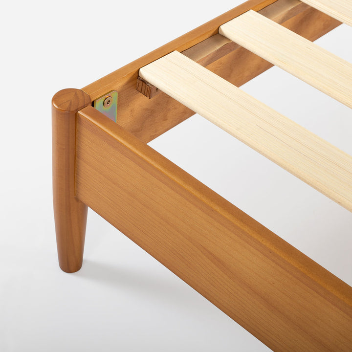 Davyan Low Profile Mid-Century Modern Platform Bed George Oliver Mattress Size: Twin