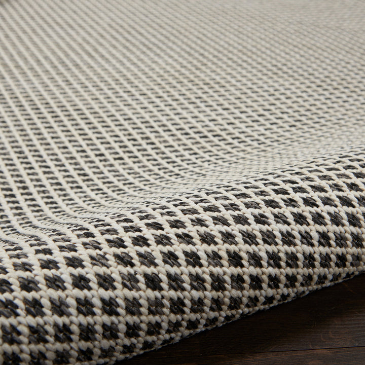 Leia Ivory/Charcoal Gray Indoor / Outdoor Area Rug Sand & Stable™ Rug Size: Oval 5' x 8'