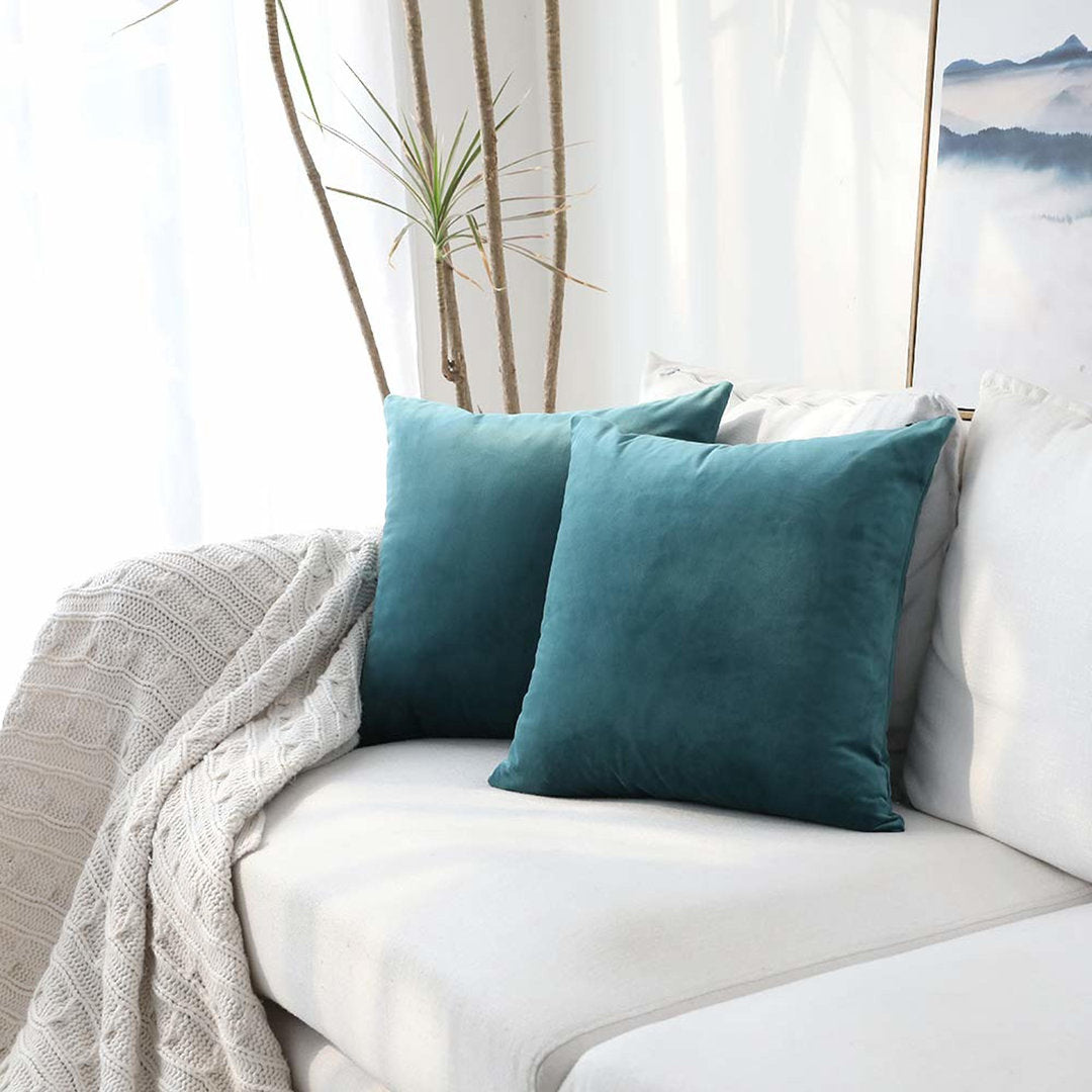 Solid Velvet Pillow Cover Decor Ur Space Color: Teal Size: 18"H x 18"W