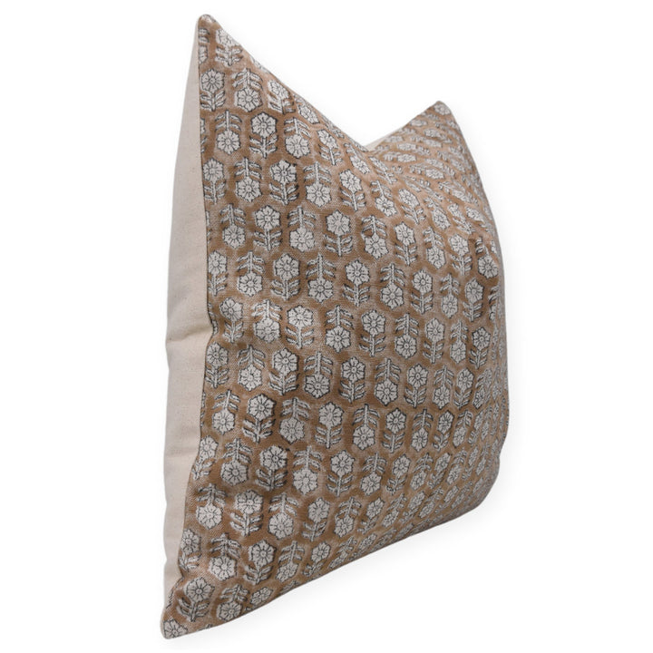 Floral Cotton Indoor/Outdoor Pillow Cover Fabdivine Size: 14"H x 14"W