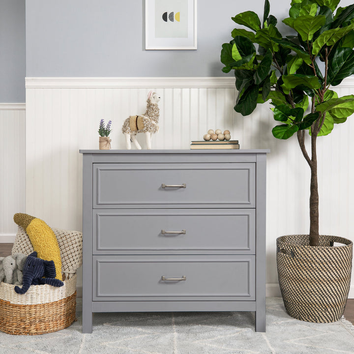 Charlie 3 Drawer Dresser daVinci Color: Gray