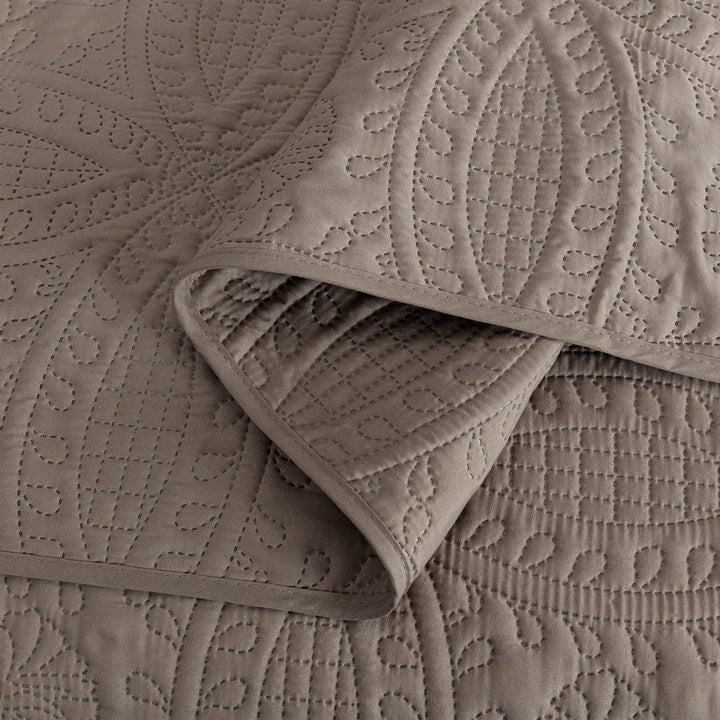 Austin Microfiber Reversible 3 Piece Coverlet / Bedspread Set Chezmoi Collection Color: Taupe Size: Queen Coverlet / Bedspread + 2 Standard Shams