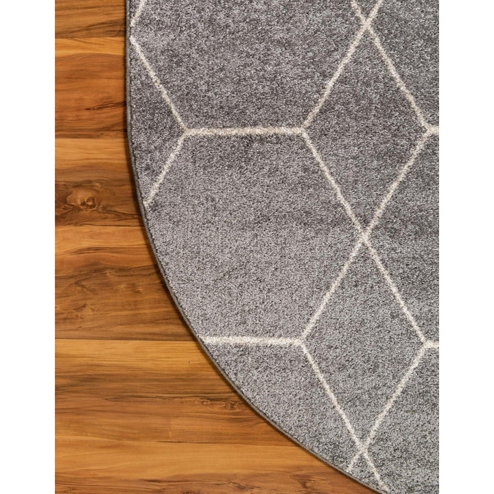 Debrodie Geometric Light Gray Area Rug George Oliver Rug Size: Round 8'