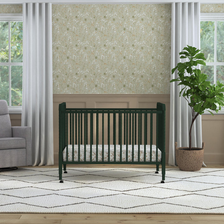 Jenny Lind 3-in-1 Convertible Crib daVinci Color: Forest Green