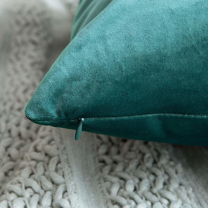 Solid Velvet Pillow Cover Decor Ur Space Color: Teal Size: 18"H x 18"W