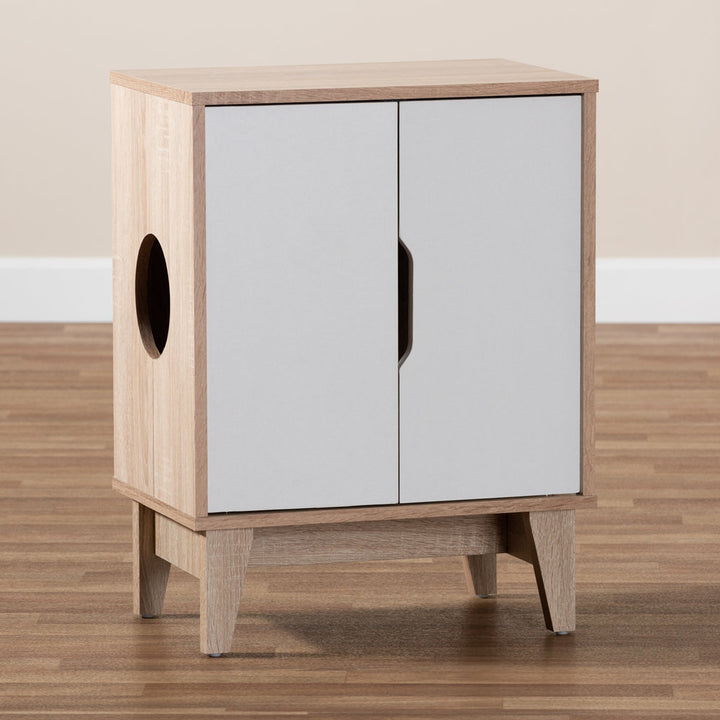Haleyville Litter Box Enclosure Tucker Murphy Pet™ Color: Light Oak Brown/White