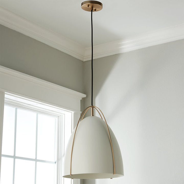 Bentlee Pendant Medium