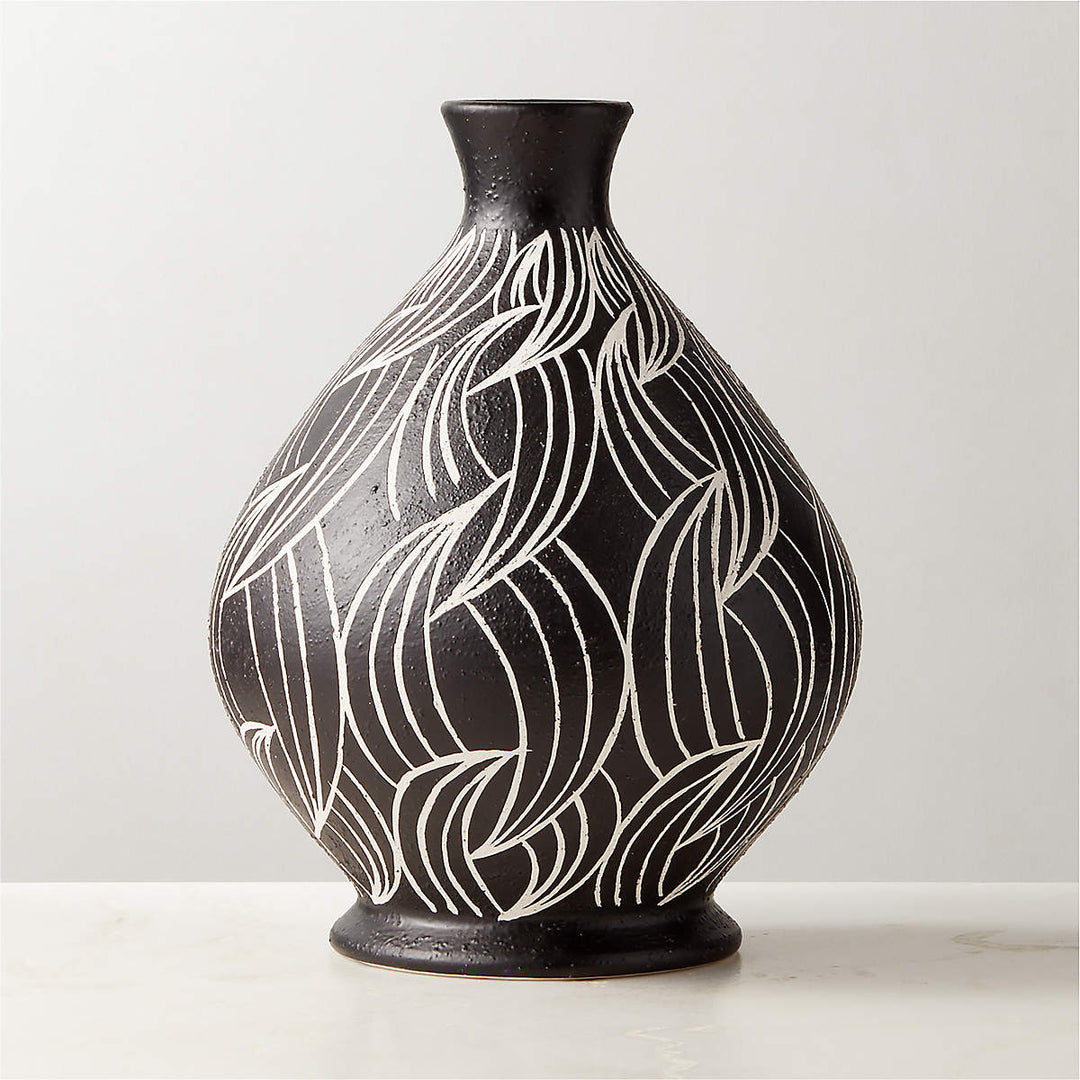 LECTRA BLACK AND WHITE PATTERNED CERAMIC VASE