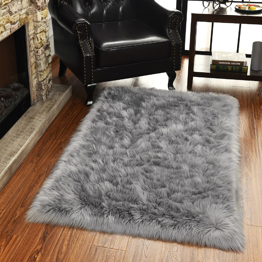 Graziana Handmade Faux Sheepskin Gray Rug