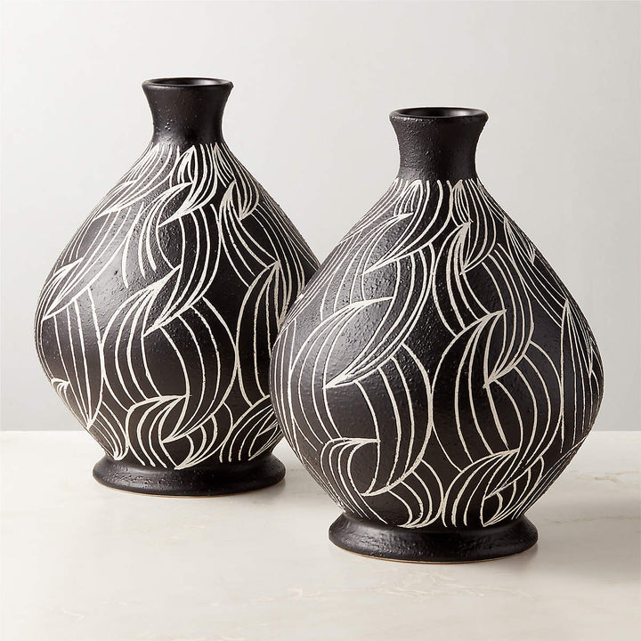 LECTRA BLACK AND WHITE PATTERNED CERAMIC VASE