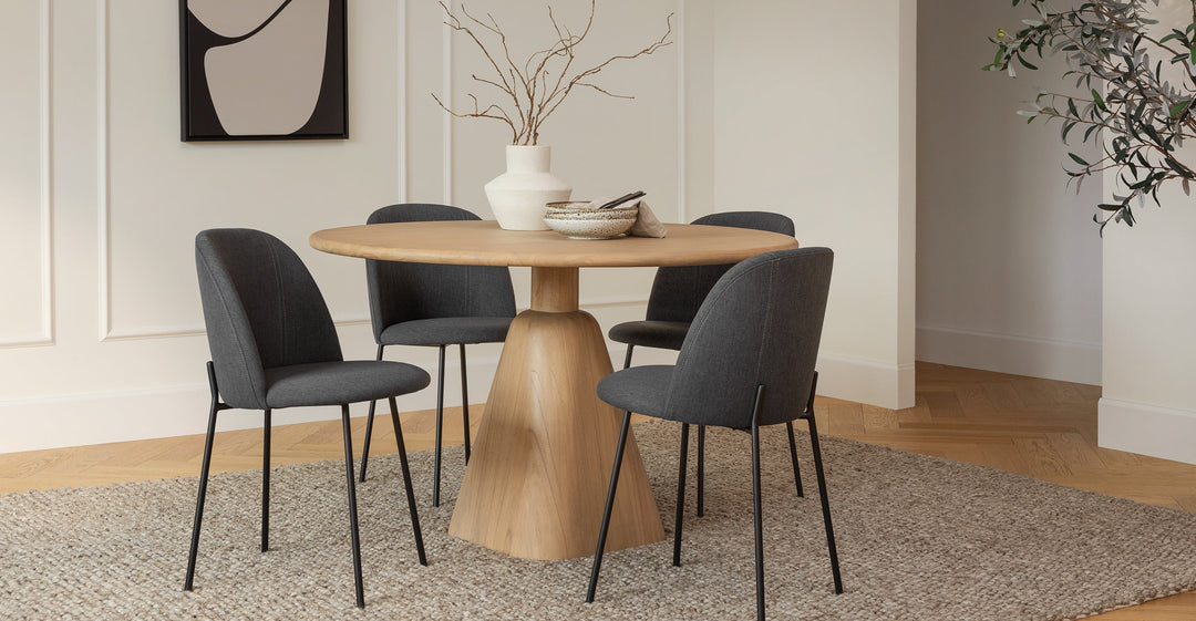Kurasi Dining Table