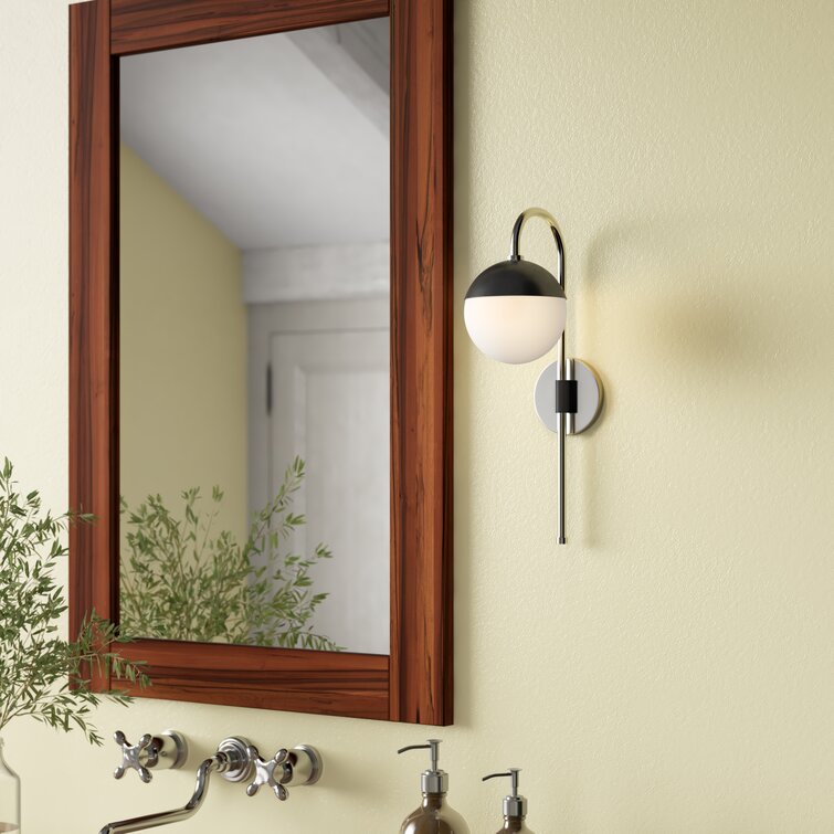 Kilwin 1 Light Plugin Armed Sconce