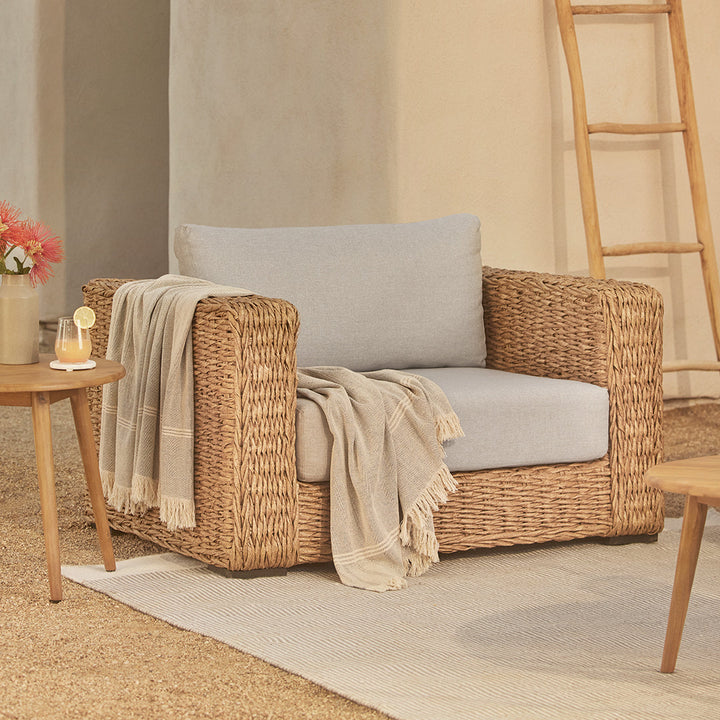 Capra 46 Outdoor Lounge Chair