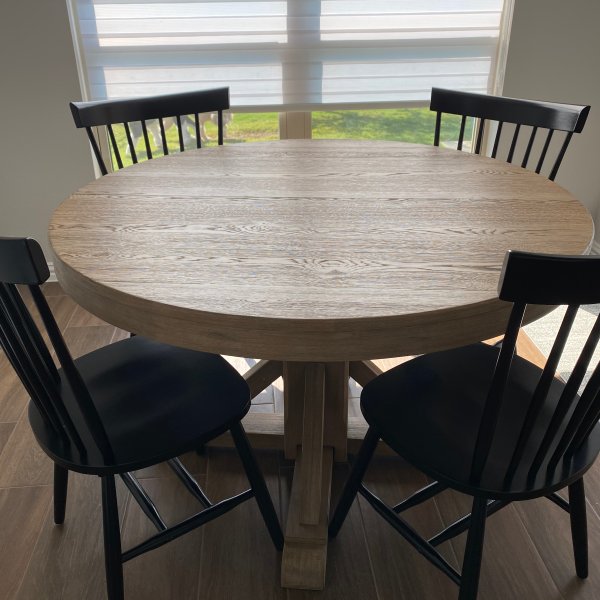 Benchwright Round Pedestal Extending Dining Table