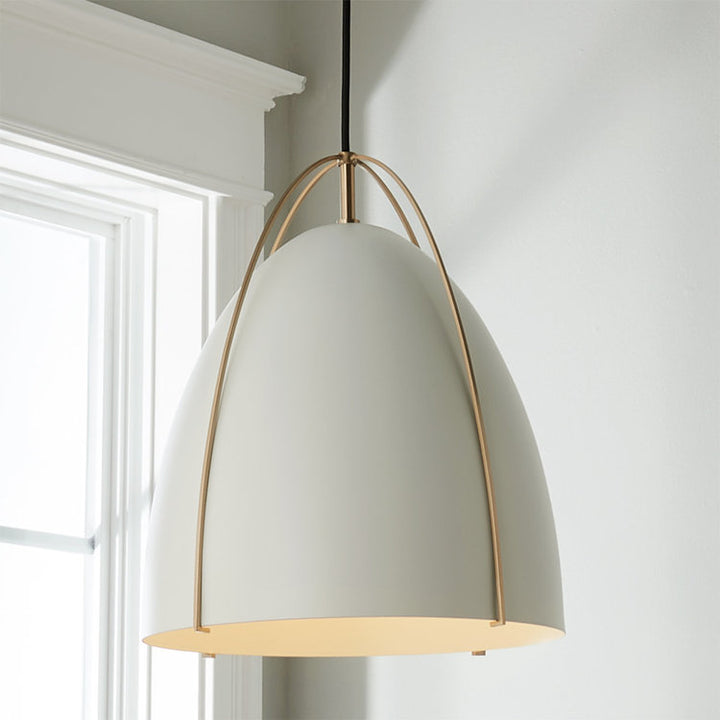 Bentlee Pendant Medium