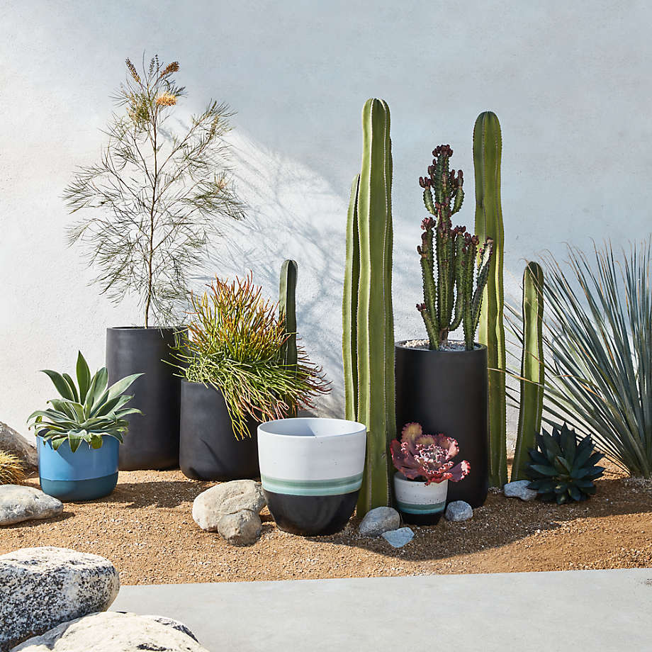 Saabira Fiberstone  IndoorOutdoor Planter