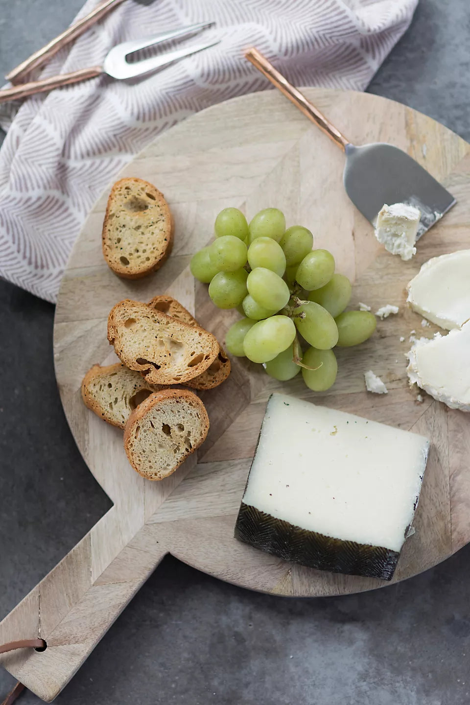 Herringbone Wood Round Board