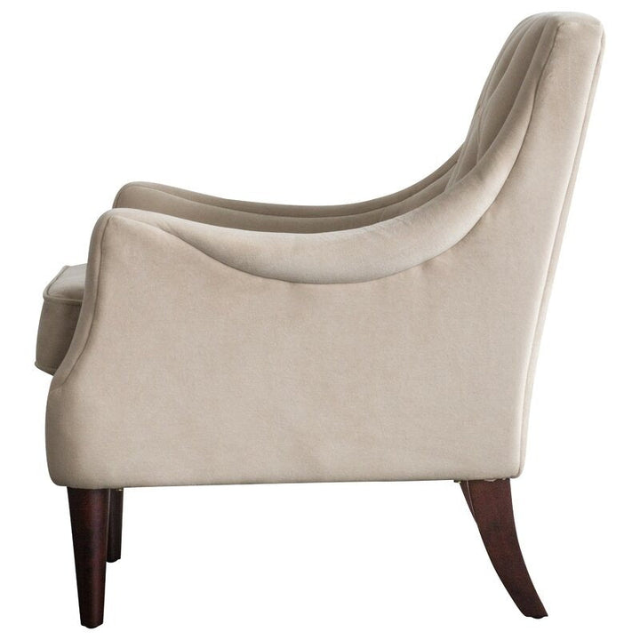 Brianna Wide Tufted Armchair
