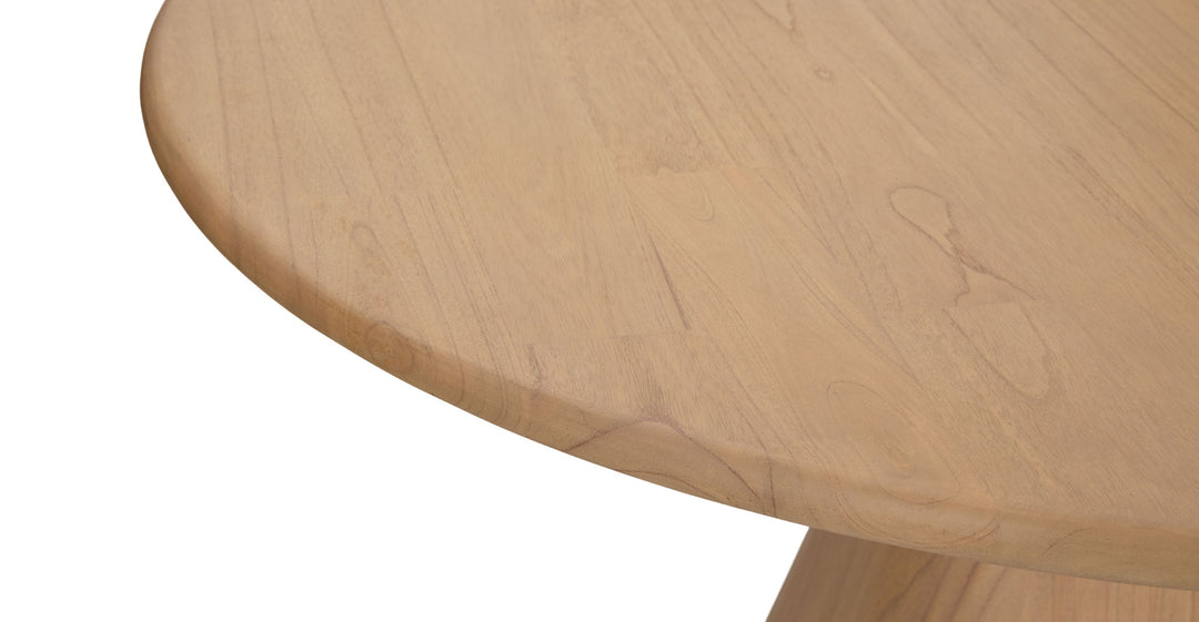 Kurasi Dining Table